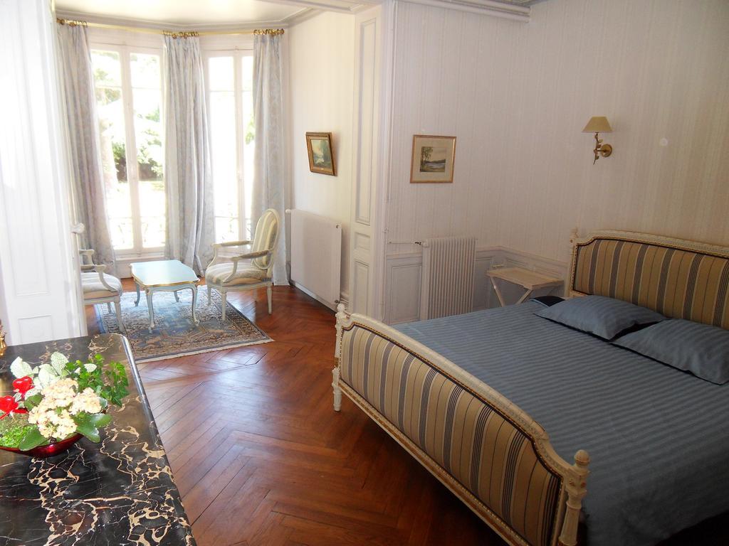 Chateau De La Motte Noailly Bilik gambar