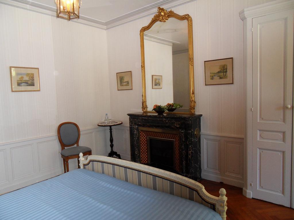 Chateau De La Motte Noailly Bilik gambar